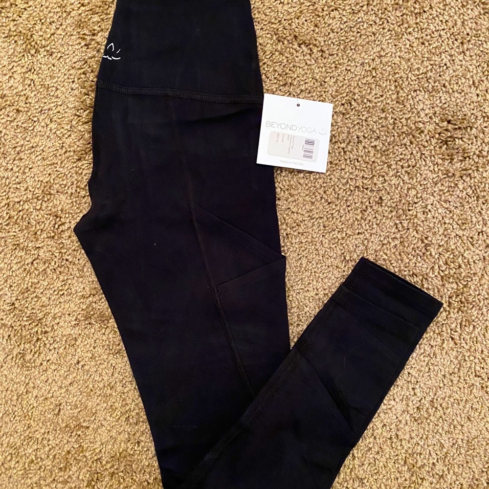 NWT! Beyond Yoga Leggings